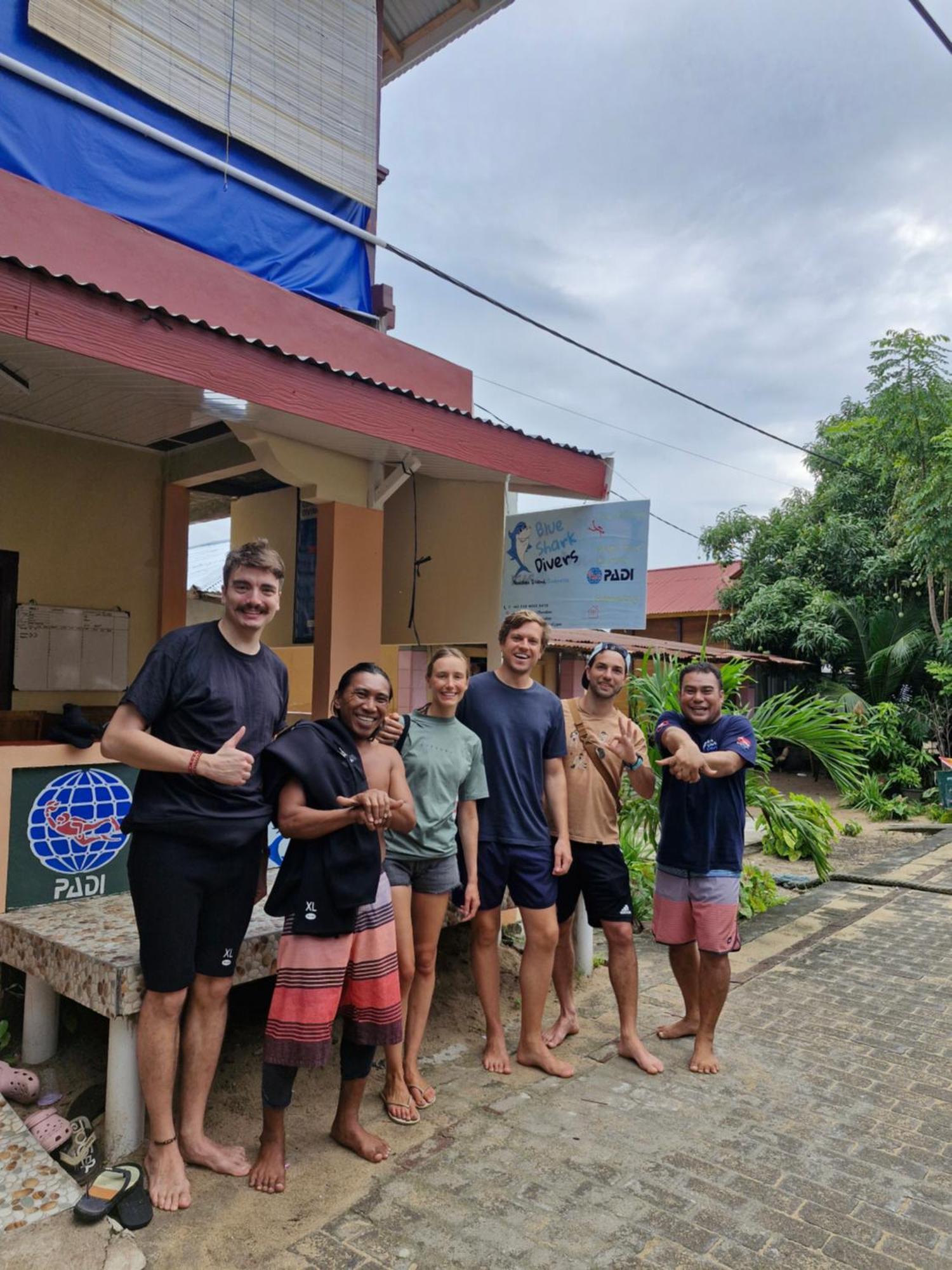 Blue Shark Divers Bunaken Kültér fotó